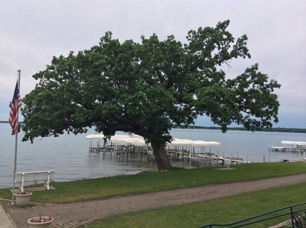 The Inn At Okoboji Exterior photo